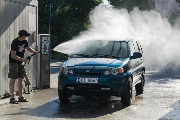 How to Choose the Right Car Wash and Detailing Services for Your Vehicle